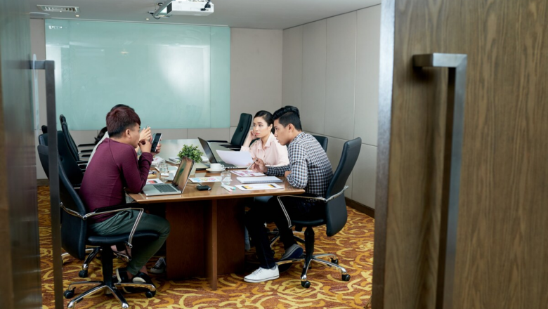 Mengapa Outsourcing AI Lebih Murah Cepat Daripada Rekrut Tim Sendiri?
