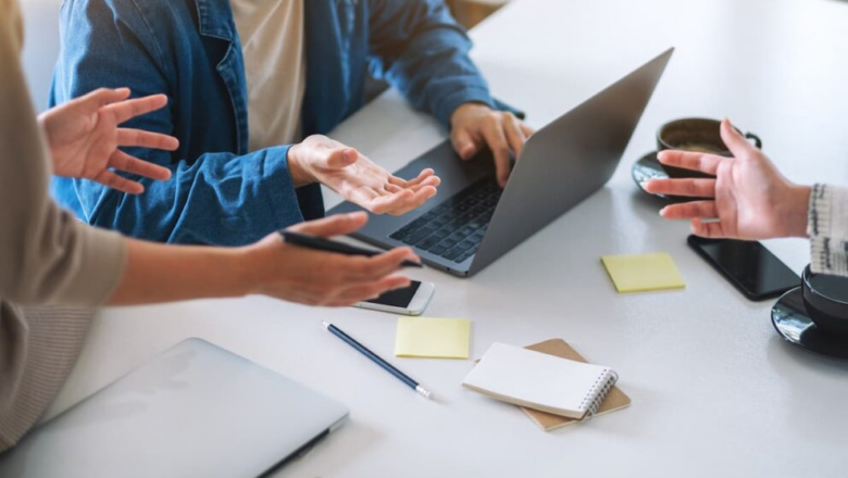 Hemat Biaya AI Outsourcing Lokal Sagara vs Freelancer Agen Luar Negeri Indonesia