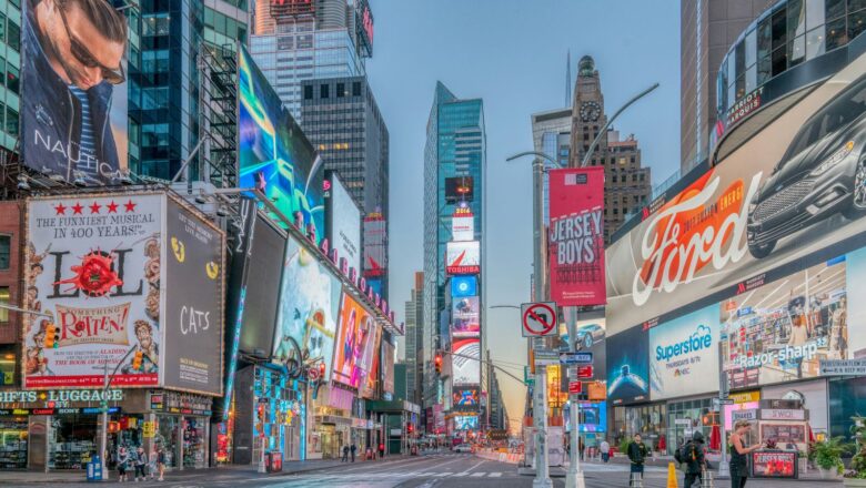 Solusi Terintegrasi Videotron, CCTV, dan Interactive Display untuk Bisnis Modern