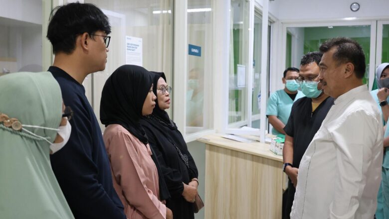 Wawali Harris Bobihoe Kembali Menjenguk Korban Ledakan Cimuning