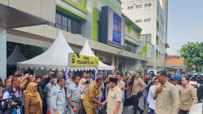 Wali Kota Bekasi Sambut Presiden RI Jenguk Korban Kecelakaan KA