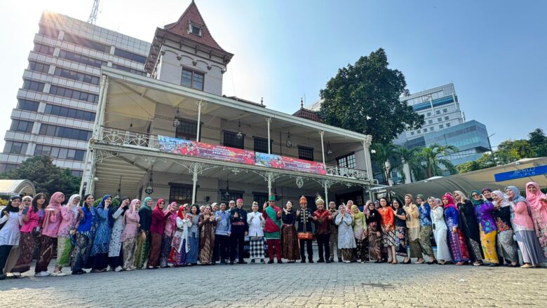 Kartini Energi: Srikandi PLN Layani Langsung Pelanggan