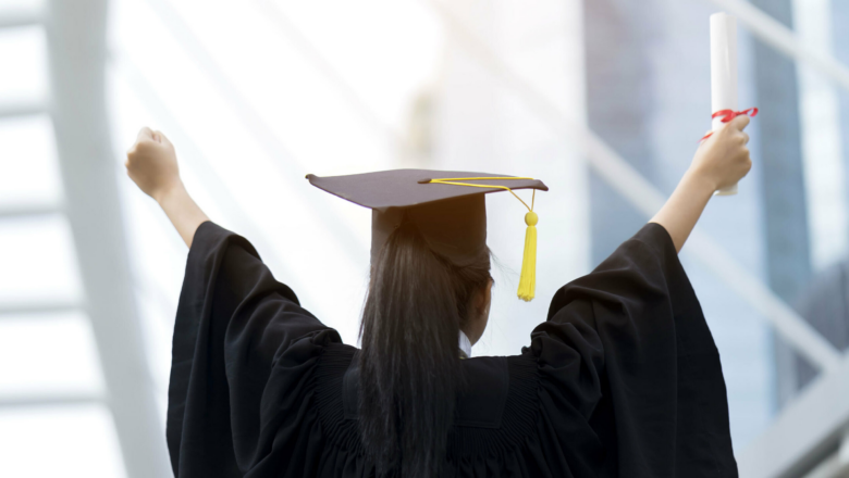 Bukan Cuma Gelar, Ini Alasan Fresh Graduate Kalah Saing di Era AI