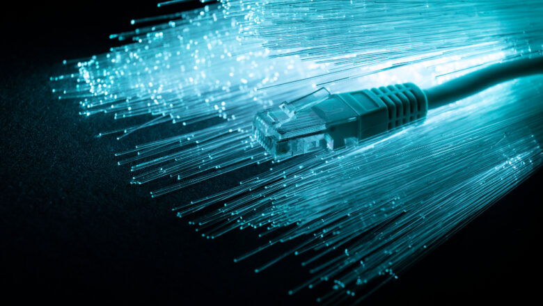 Iran Incar Kabel Internet Dunia di Selat Hormuz, Big Tech Bisa Kena ‘Pajak Digital’