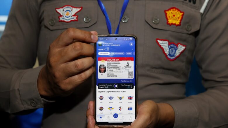 SIM Digital Resmi Hadir, Pengendara Kini Bisa Tunjukkan SIM Lewat HP
