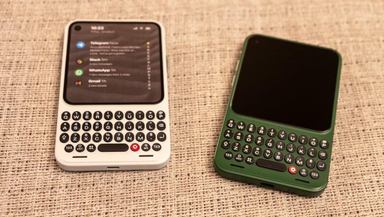 BlackBerry Bangkit? HP Android Unik Ini Punya Keyboard Fisik dan Android 16