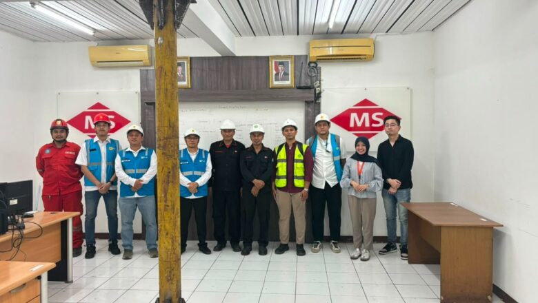PLN Perkuat Kemitraan dengan Industri, Pastikan Pasokan Listrik Andal Dukung Pemanfaatan PLTS Atap di PT Pulogadung Steel