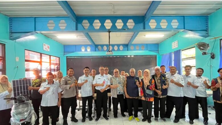 FT UNJ Perkuat Literasi Digital dan Energi Bersih lewat Pengabdian Masyarakat