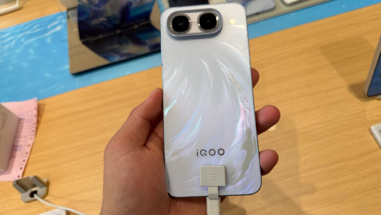 iQOO Neo 11 Ultra dan Z11S Resmi Meluncur, Baterai Tembus 10.000 mAh