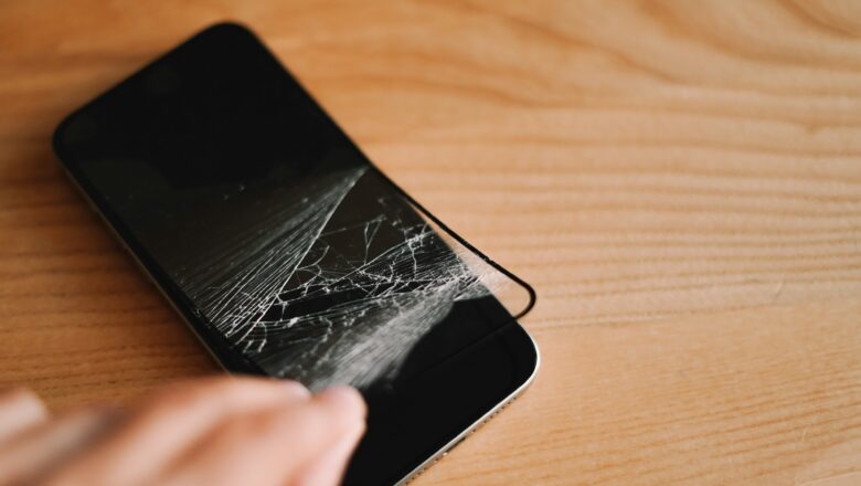 Eksekutif Apple Bergidik Lihat iPhone Pakai Anti-Gores, Ternyata Ini Alasannya